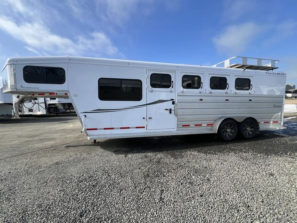 2020 Trails West Sierra Gooseneck 4 Horse - Image 15