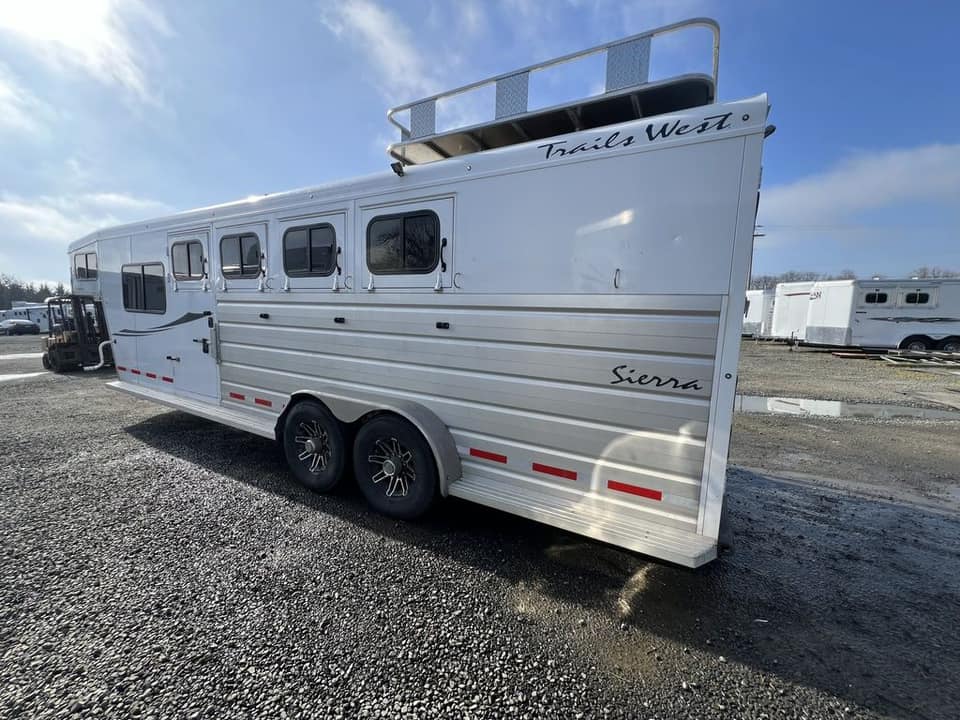 2020 Trails West Sierra Gooseneck 4 Horse - Image 13