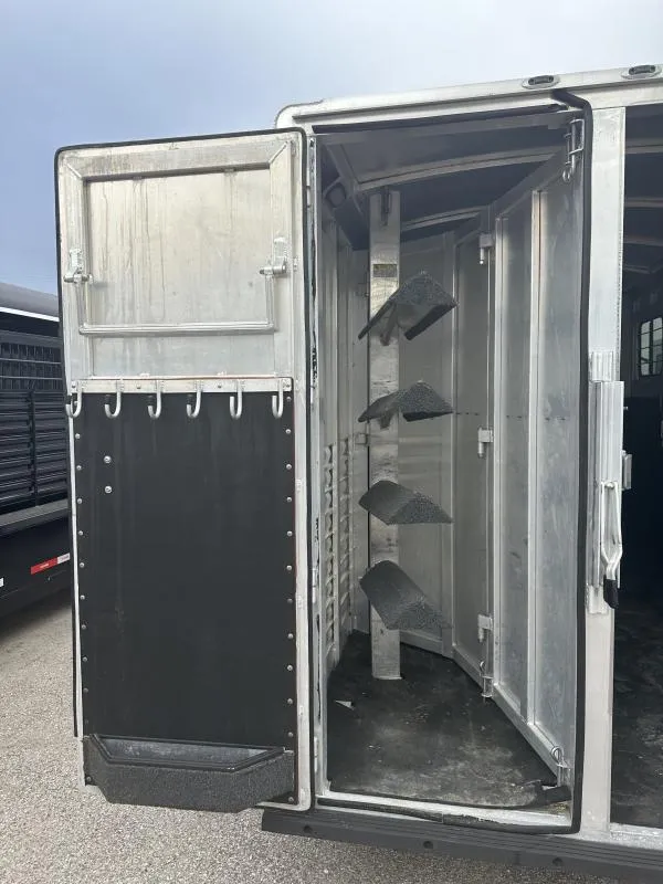 2004 Cherokee Trailers 4H GN Horse Trailer - Image 13