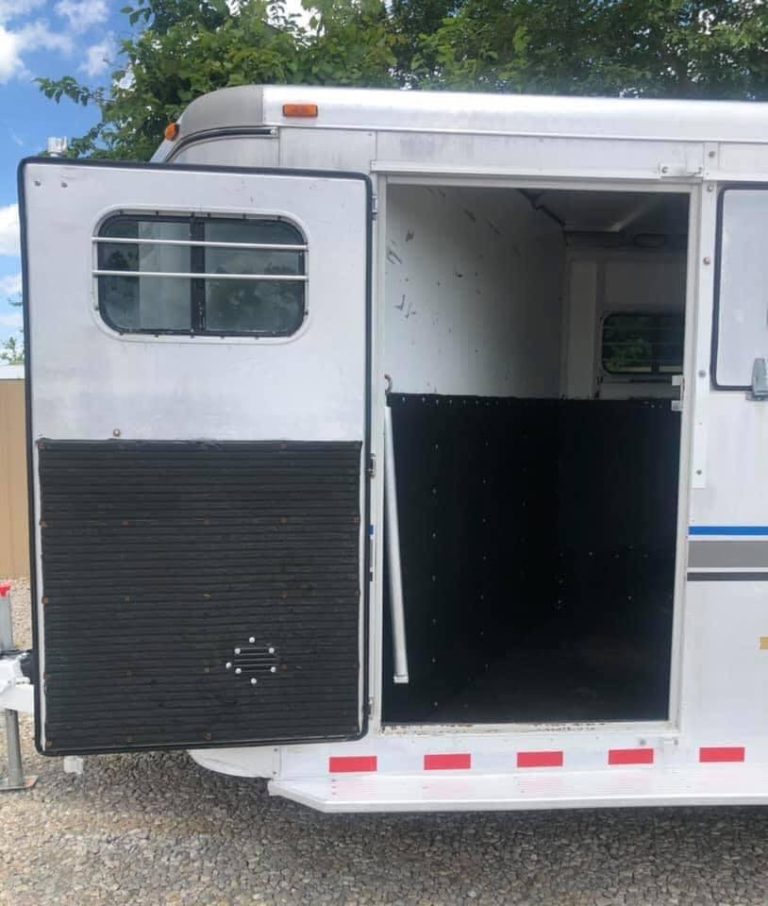 1999 Elite Custom 3 Horse Trailer - Image 27
