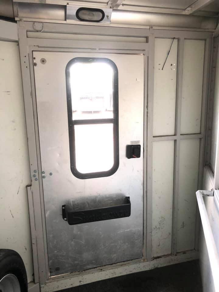 1999 Elite Custom 3 Horse Trailer - Image 35