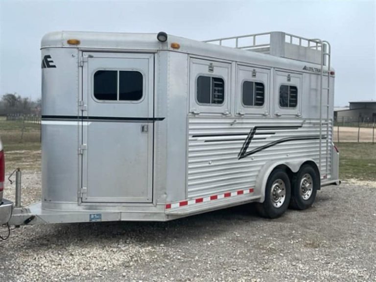 2000 Featherlite 3H GN with Dressing Room Horse Trailer - Image 38