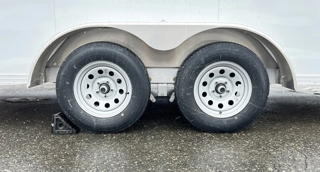 2024 E-Z Hauler 7×24 Aluminum 4-Place Drive In/Out w/Tapered Ramps, Rear Canopy - Image 22