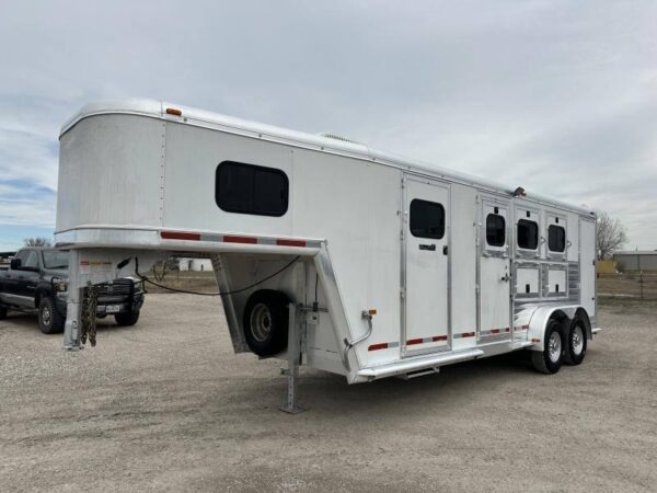 2004 Hart Trailers 3H GN Weekender Horse Trailer - Image 29
