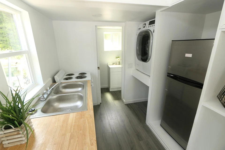 9 x 24 New Tiny Home on Wheels full kitchen bath & master bedroom bottom floor - Image 13