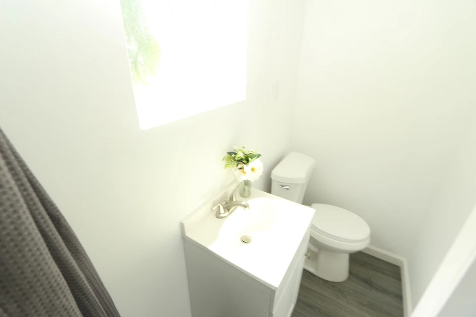 9 x 24 New Tiny Home on Wheels full kitchen bath & master bedroom bottom floor - Image 10