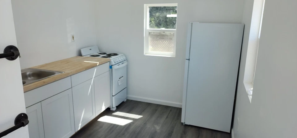 24ft Tiny Home On Wheels (Sleeper Lofts) - Made in USA - Image 5
