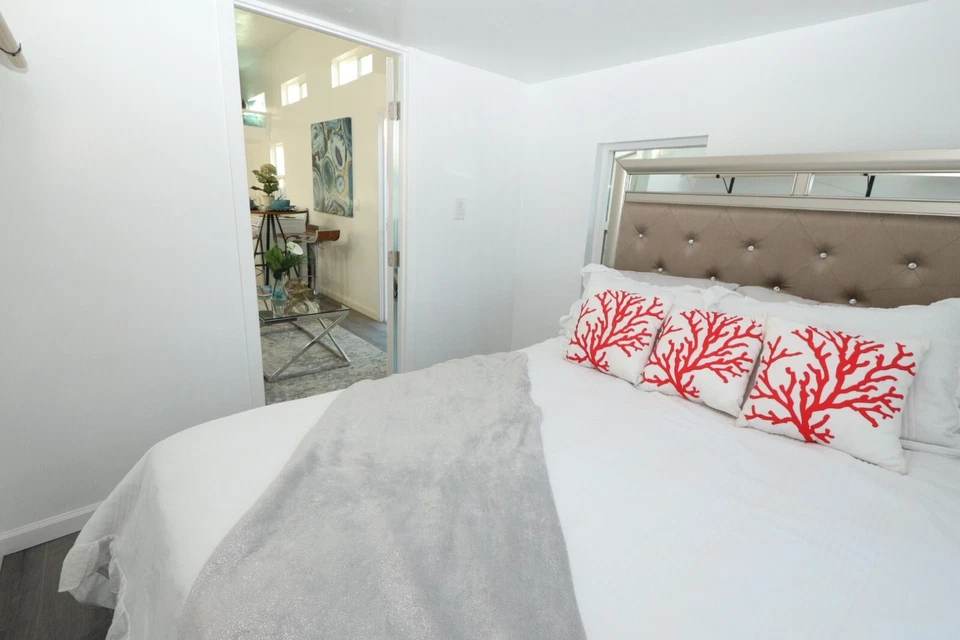 9 x 32 MODERN CARAVAN DUAL LOFT Tiny house for sale on wheels READY TO SHIP - Image 8