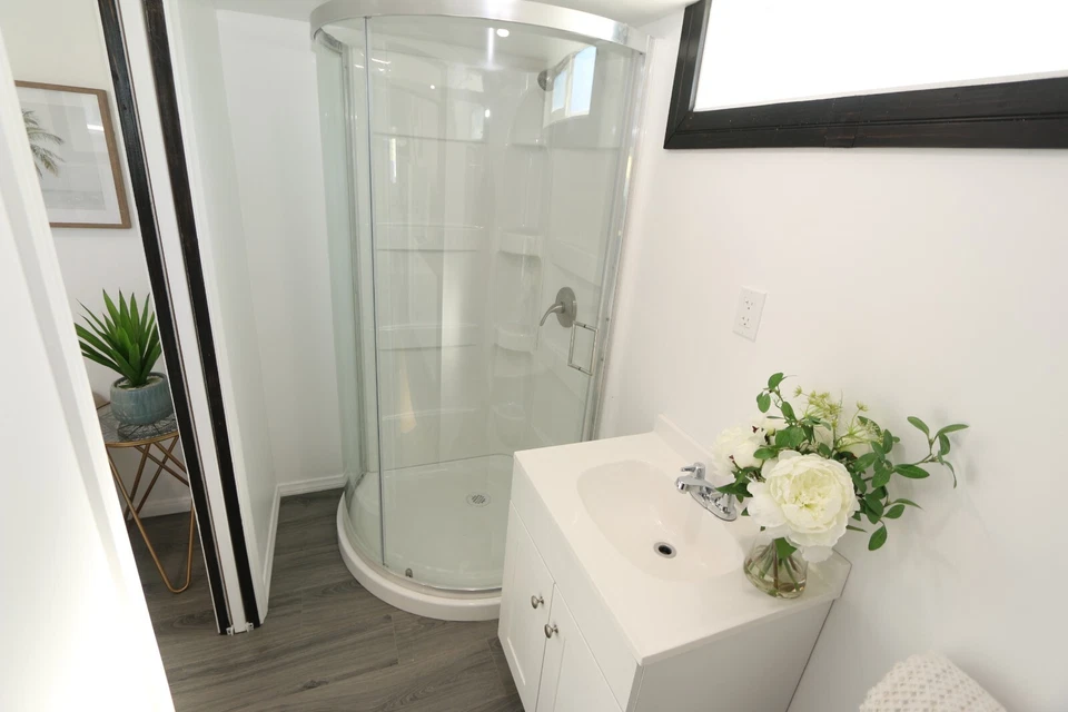 9 x 32 MODERN CARAVAN DUAL LOFT Tiny house for sale on wheels READY TO SHIP - Image 3