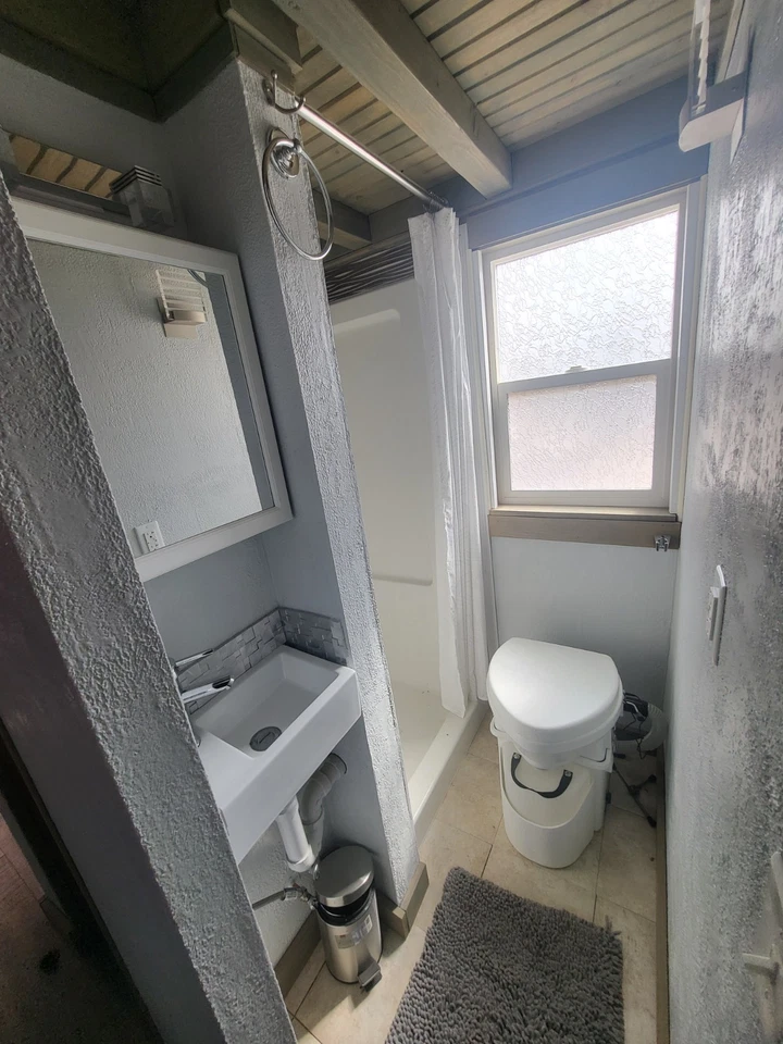 tiny home on wheels - Image 8