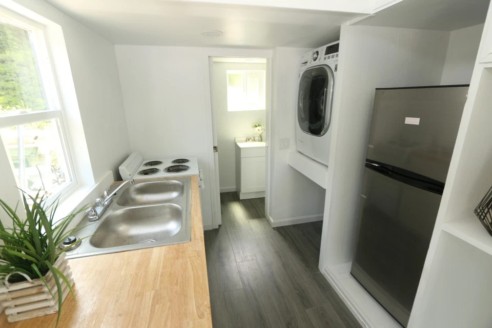 9 x 24 New Tiny Home on Wheels full kitchen bath & master bedroom bottom floor - Image 14